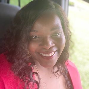 Meet your Posher, Angela